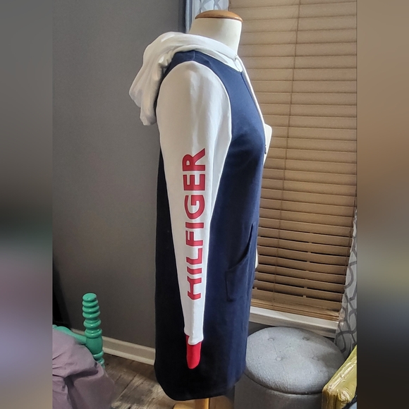 Casual Chic Tommy Hilfiger Sweatshirt Dress - Picture 3 of 5